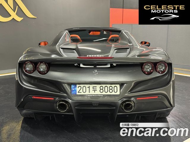 FERRARI F8 Spyder 3.9 V8 2021 — photo 17 sur 26