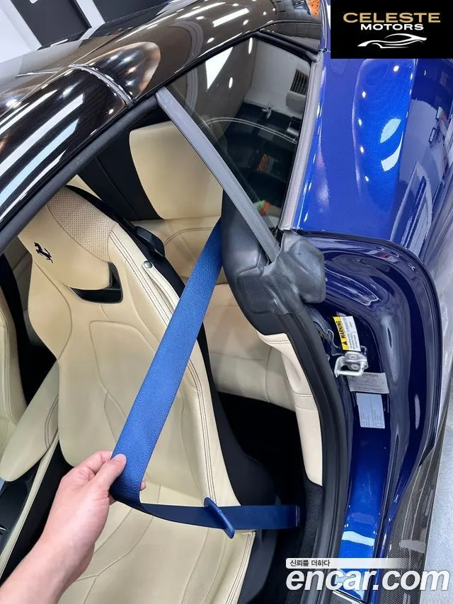 FERRARI Portofino 3.9 V8 2019 — photo 13 sur 26