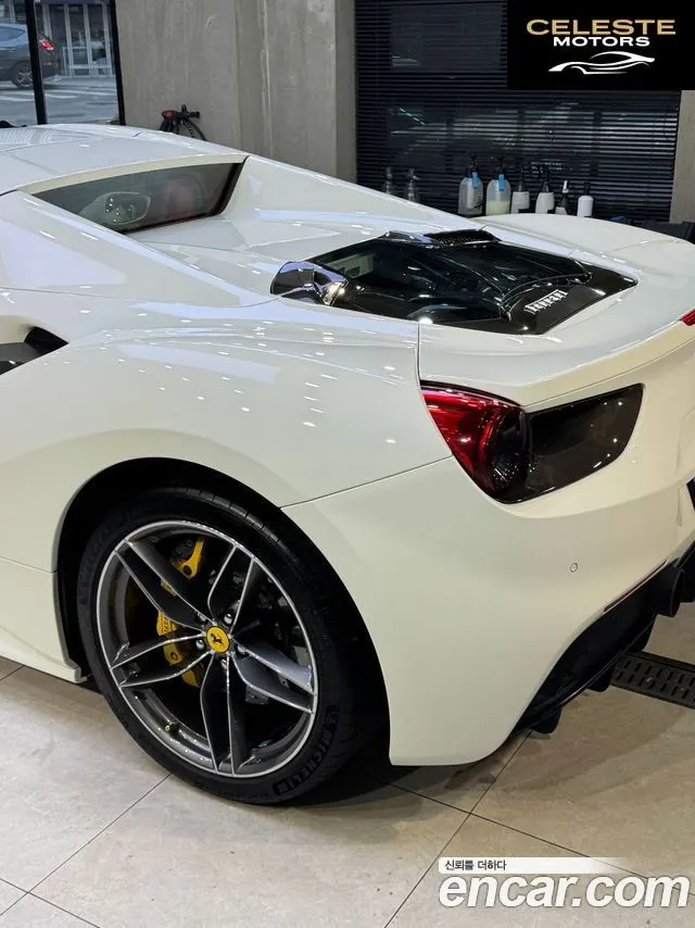 FERRARI 488 Spyder 3.9 2017 — photo 10 sur 23