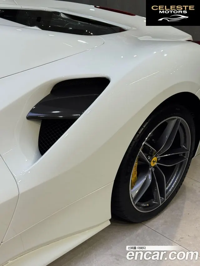 FERRARI 488 Spyder 3.9 2017 — photo 5 sur 23