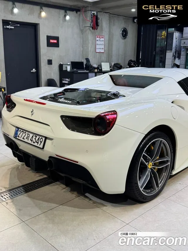 FERRARI 488 Spyder 3.9 2017 — photo 7 sur 23