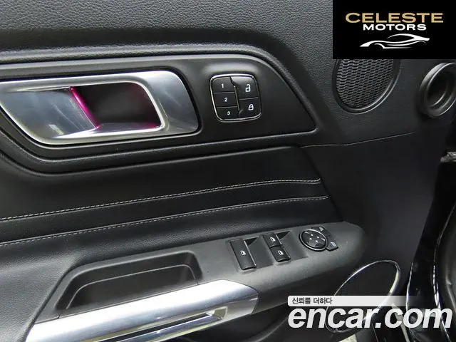 FORD Cabriolet 2019 — photo 15 sur 26