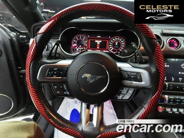 FORD Cabriolet 2019 — photo 7 sur 26