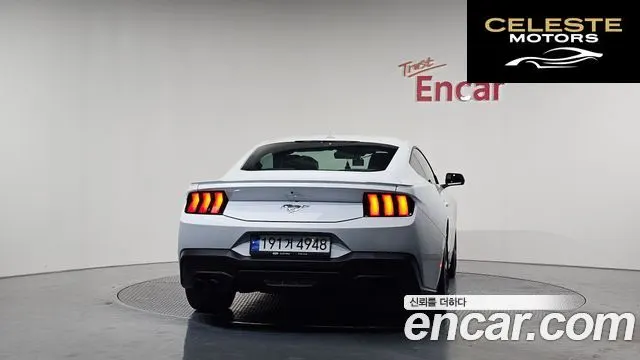 FORD 72.3 Premium Coupé 2024 — photo 4 sur 20