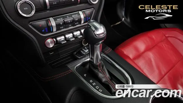 FORD Cabriolet 2021 — photo 9 sur 20