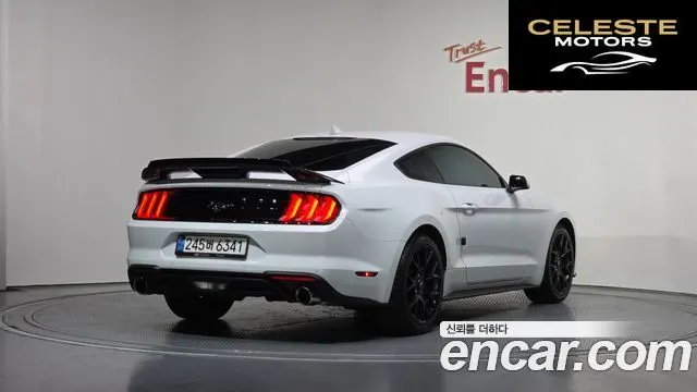 FORD Coupé 2023 — photo 2 sur 20