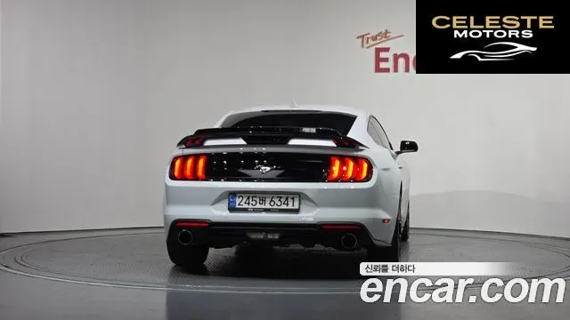 FORD Coupé 2023 — photo 4 sur 20