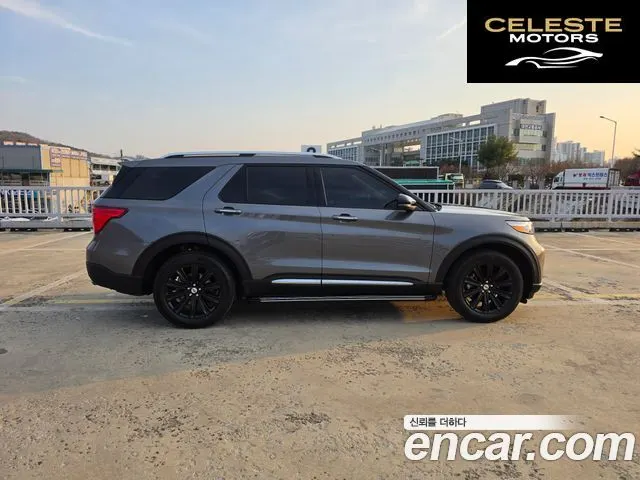FORD 63.3 Limited 4WD 2022 — photo 4 sur 26