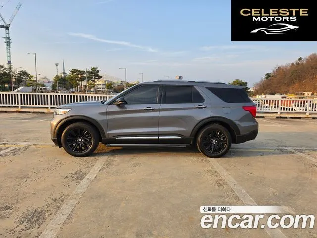 FORD 63.3 Limited 4WD 2022 — photo 8 sur 26