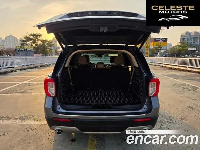FORD 63.3 Limited 4WD 2022 — photo 9 sur 26