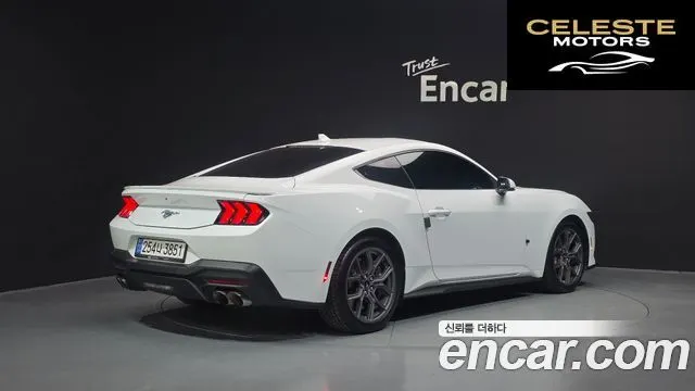 FORD 72.3 Premium Coupé 2024 — photo 2 sur 26