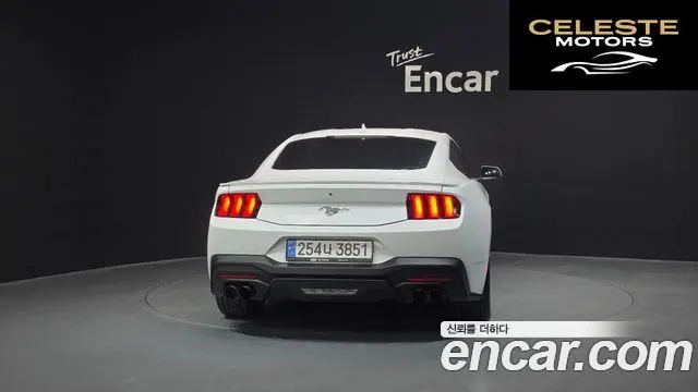 FORD 72.3 Premium Coupé 2024 — photo 4 sur 26