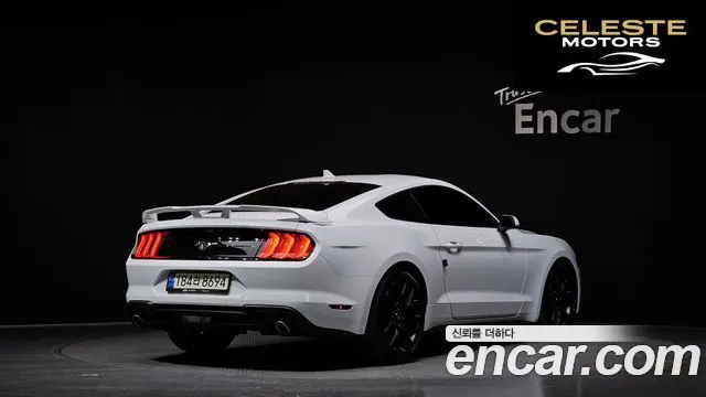 FORD Coupé 2021 — photo 2 sur 20