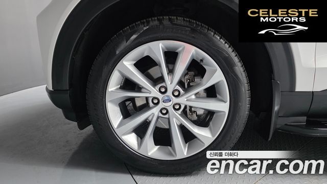 FORD 63.0 4WD 2022 — photo 5 sur 33