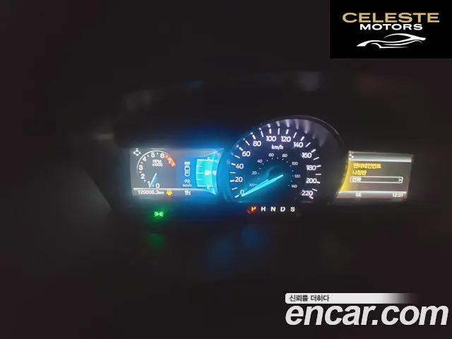 FORD 2.3 Limited 4WD 2018 — photo 8 sur 9