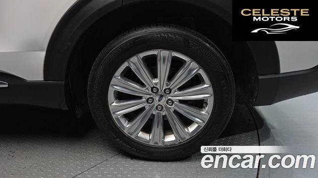 FORD 62.3 Limited 4WD 2020 — photo 7 sur 36