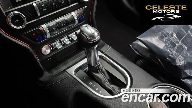 FORD Coupé 2019 — photo 12 sur 32