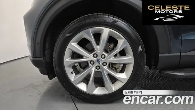 FORD 63.0 4WD 2022 — photo 5 sur 38
