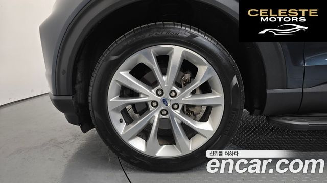 FORD 63.0 4WD 2022 — photo 5 sur 38