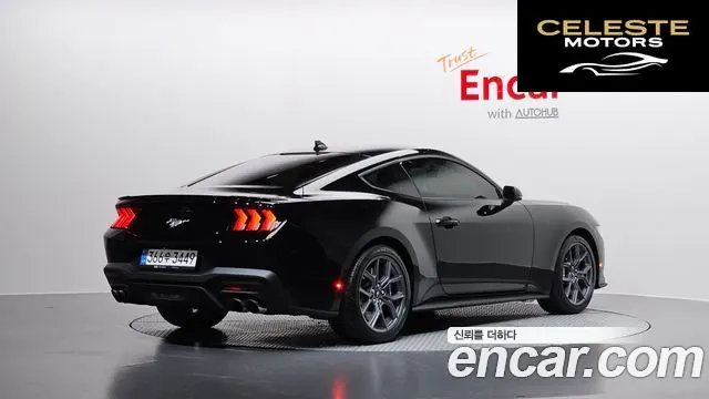 FORD 72.3 Premium Coupé 2025 — photo 2 sur 36