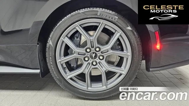 FORD 72.3 Premium Coupé 2025 — photo 7 sur 36