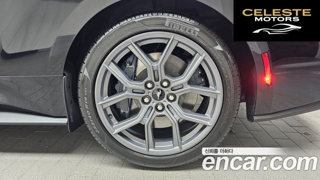 FORD 72.3 Premium Coupé 2025 — photo 7 sur 36