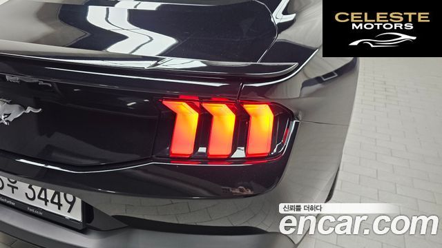 FORD 72.3 Premium Coupé 2025 — photo 9 sur 36