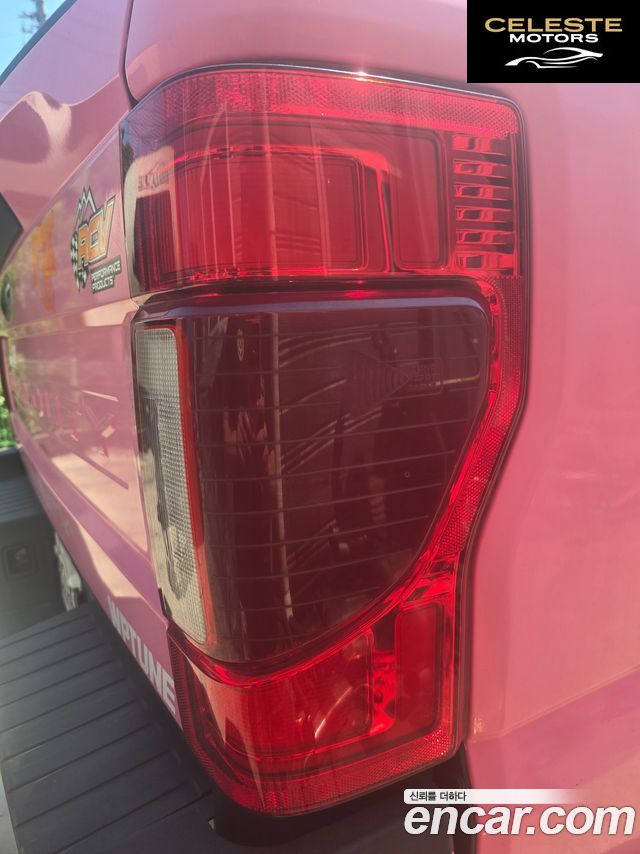 FORD F350 6.2 2020 — photo 13 sur 14