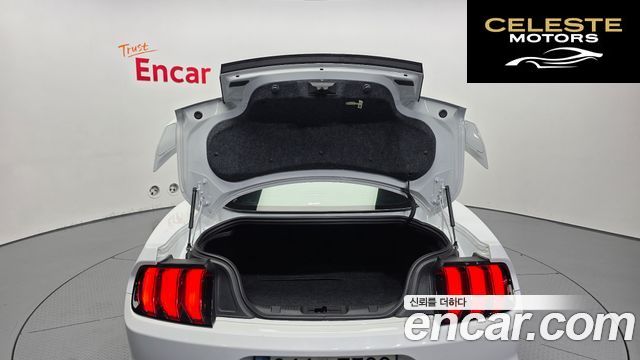 FORD Coupé 2019 — photo 26 sur 32