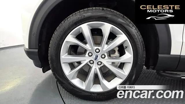 FORD 63.0 4WD 2022 — photo 5 sur 35