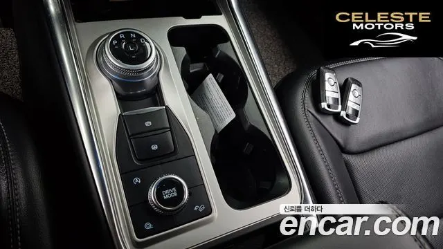 FORD 62.3 Limited 4WD 2022 — photo 12 sur 34