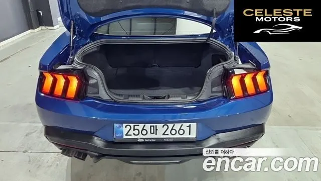 FORD 72.3 Premium Coupé 2025 — photo 11 sur 18