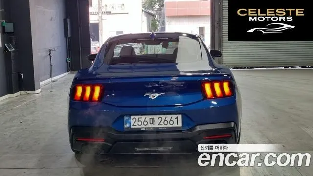 FORD 72.3 Premium Coupé 2025 — photo 4 sur 18