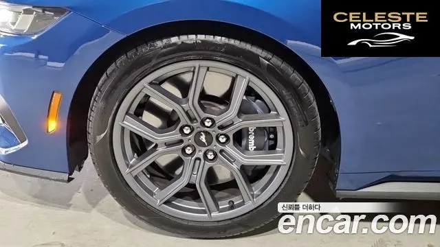 FORD 72.3 Premium Coupé 2025 — photo 5 sur 18
