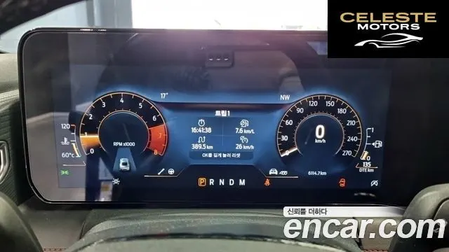 FORD 72.3 Premium Coupé 2025 — photo 8 sur 18