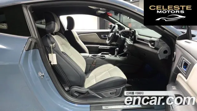 FORD 72.3 Premium Coupé 2025 — photo 16 sur 36