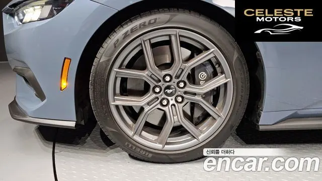 FORD 72.3 Premium Coupé 2025 — photo 5 sur 36