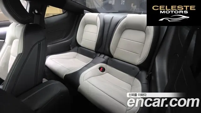 FORD 72.3 Premium Coupé 2024 — photo 15 sur 36
