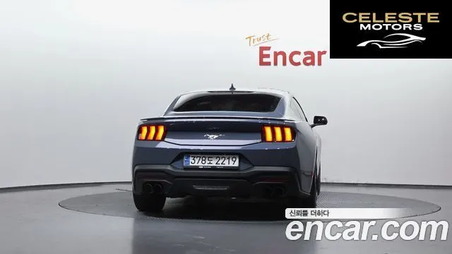 FORD 72.3 Premium Coupé 2024 — photo 3 sur 36