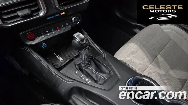 FORD 72.3 Premium Coupé 2025 — photo 12 sur 36