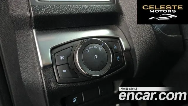 FORD 2.3 Limited 4WD 2018 — photo 27 sur 34