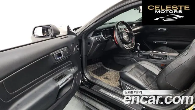 FORD Coupé 2018 — photo 13 sur 34