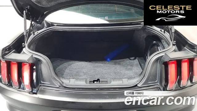 FORD Coupé 2018 — photo 24 sur 34