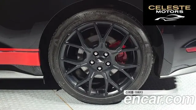 FORD Cabriolet 2019 — photo 7 sur 27
