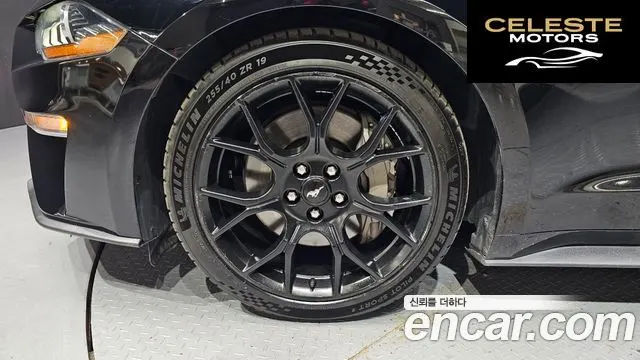 FORD Coupé 2018 — photo 5 sur 20