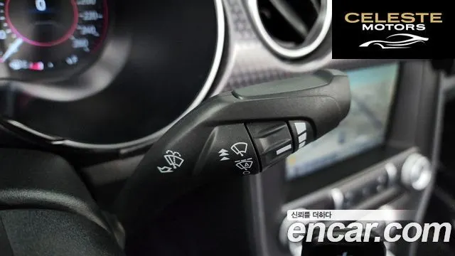 FORD Cabriolet 2019 — photo 28 sur 37