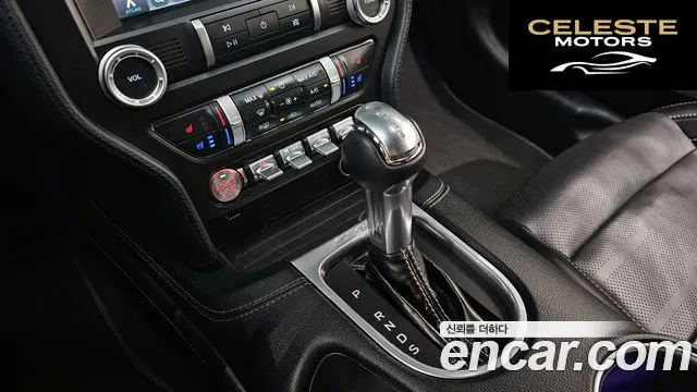 FORD Cabriolet 2019 — photo 11 sur 30