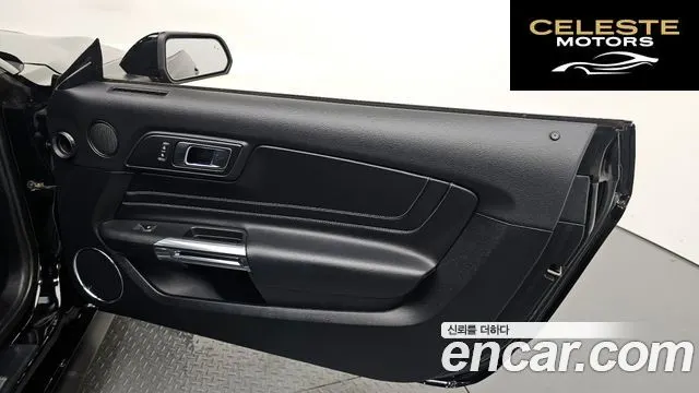 FORD Cabriolet 2019 — photo 13 sur 30