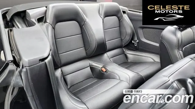 FORD Cabriolet 2019 — photo 18 sur 37