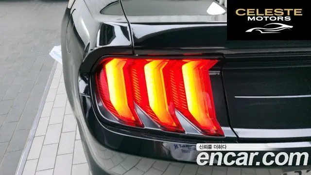 FORD Cabriolet 2019 — photo 9 sur 37
